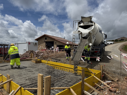 Endesa y Holcim emplean hormigón elaborado con fibras recicladas procedentes de palas de aerogeneradores