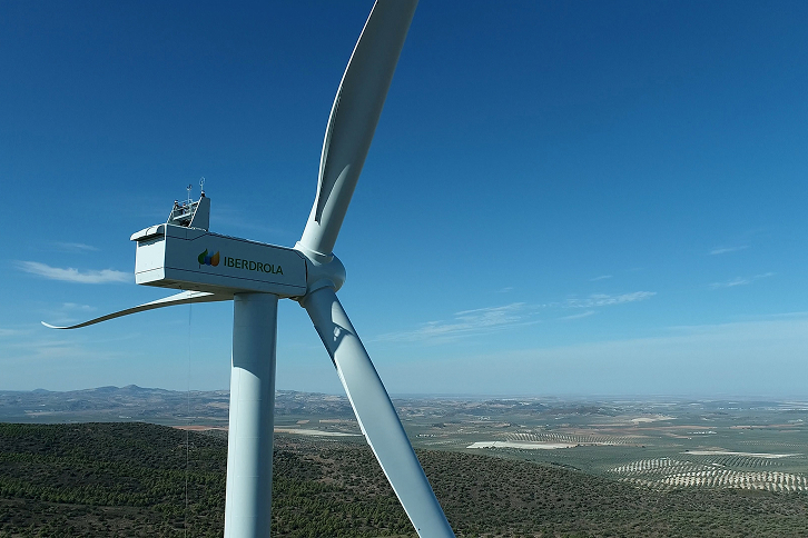 Iberdrola España firma un acuerdo de compra de energía eólica con Renfe por 3.700 GWh hasta 2035
