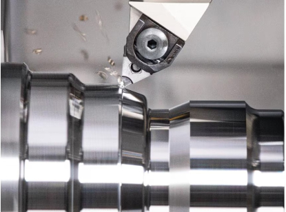 Plaquita de 6 filos de corte positivos para semiacabado y acabado LOGIQ6TURN finish de Iscar