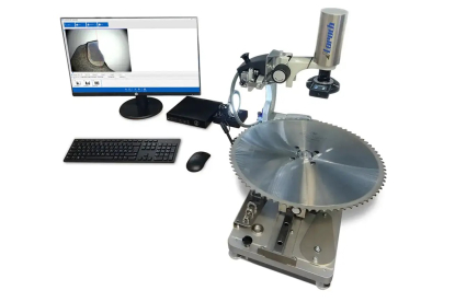 Dispositivo Loroch TC 720 para comprobar la geometría de los dientes de las hojas de sierra circular