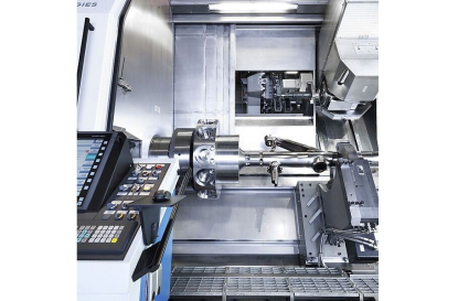 Máquina todoterreno M80X-G MILLTURN de WFL