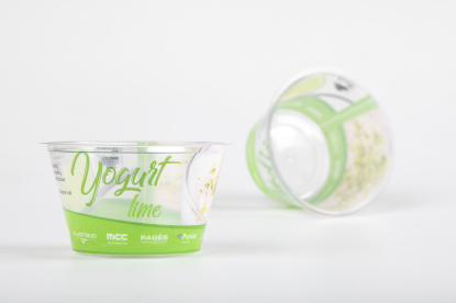 Engel muestra en K 2025 una célula de fabricación para inyección eléctrica de PET de pared fina