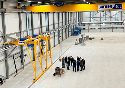 Las grúas ABUS refuerzan el crecimiento de Vekoma Rides en su nuevo campus