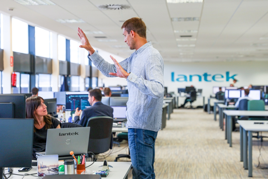 Lantek celebra durante BIEMH 2026 sus 40 años de compromiso constante