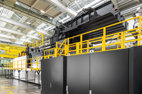 Máquina de moldeo por inyección de dos platinas para la producción industrial de piezas de gran formato