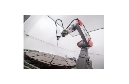 Robots de mecanizado que agrupan un máximo de capacidad en un espacio mínimo
