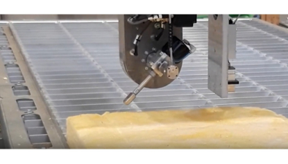 Ebawe automatiza la producción de paredes térmicas utilizando tecnología de igus
