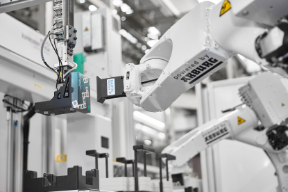 Arburg estrena sus sistemas robóticos independientes a nivel mundial en Fakuma